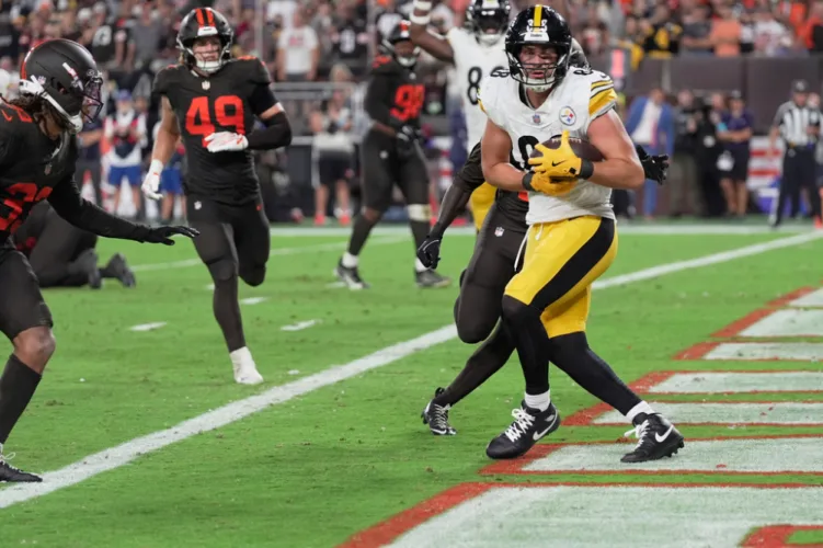 Steelers try to steady themselves vs. improving Colts